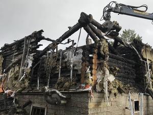 Демонтаж дома после пожара